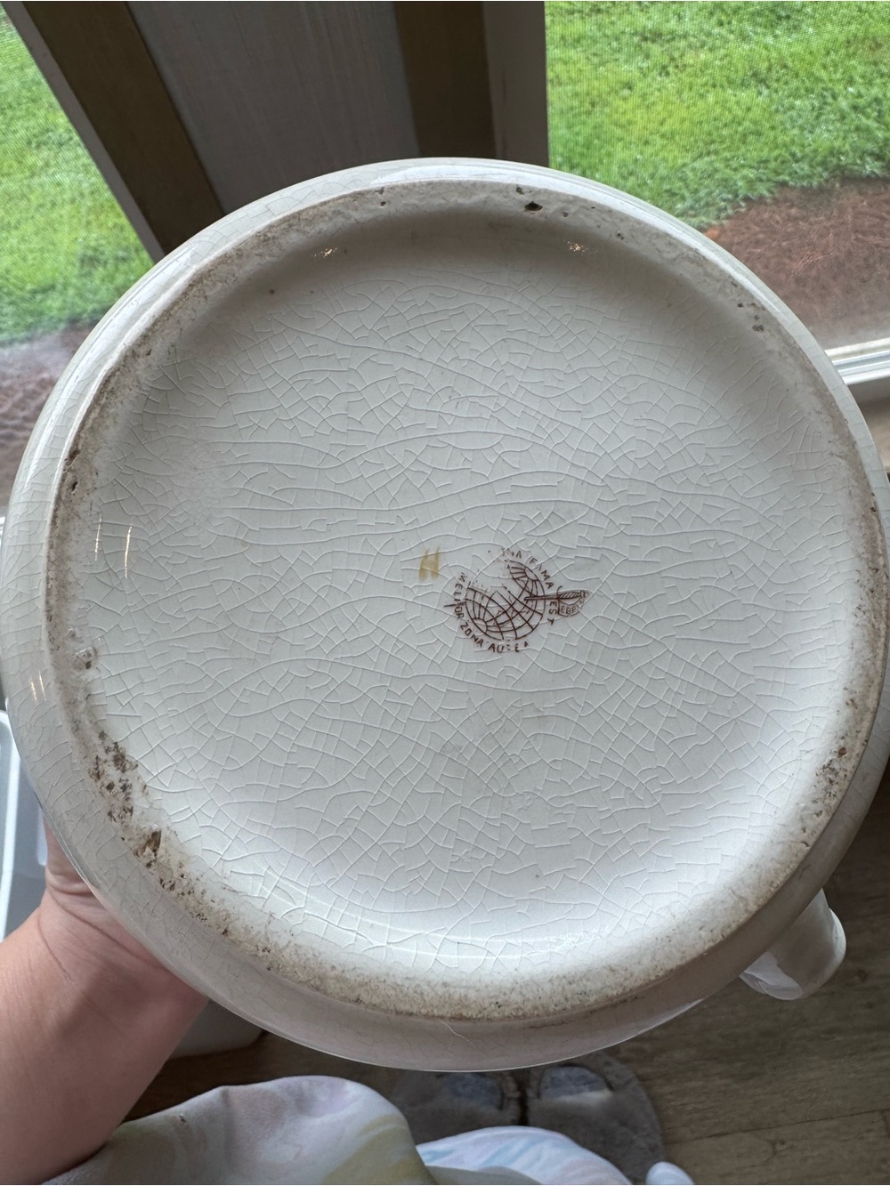 Antique Floral Ceramic Chamber Pot Planter - Cream - Picture 4 of 4